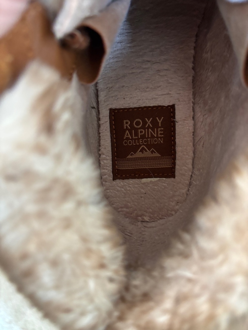 Roxy Lace-Up Alpine Boots in Tan and Cream Size 7.5 - Picture 7 of 10